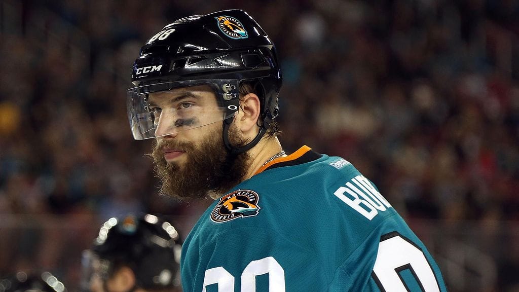 Brent Burns jatkaa pitkään Kaliforniassa.