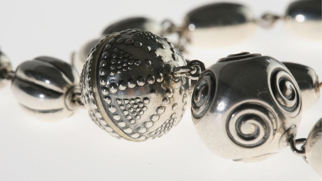 Halikon kääty -kaulakorun malli on peräisin 1100-luvulta.