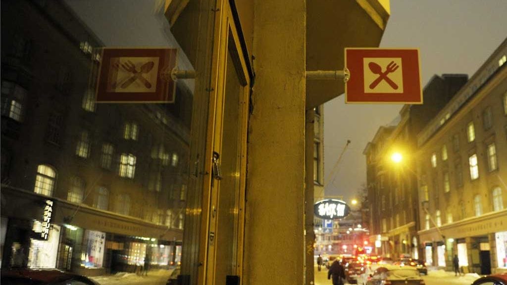 Ravintola Demon vessanpönttö tukittiin froteepyyhkeillä.