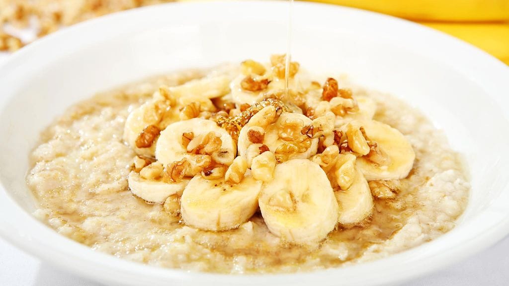 Molemmat, sekä banaani että kaurapuuro, tekevät hyvää vatsalle.