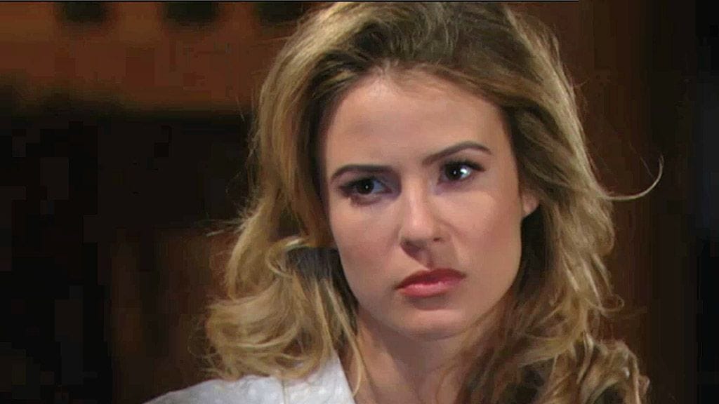 Kauniit ja rohkeat: Linsey Godfrey (Caroline Spencer)