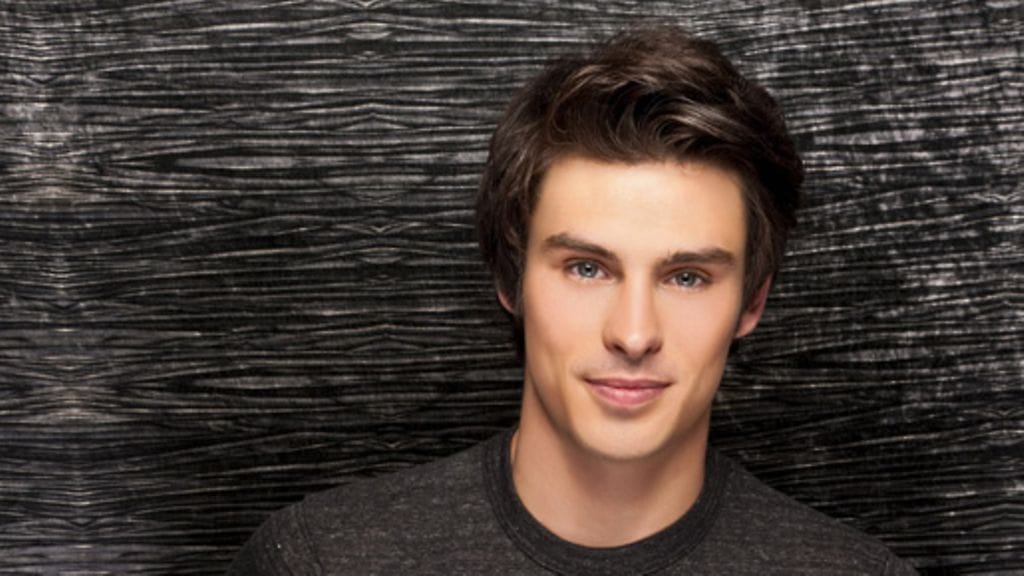 Kauniit ja rohkeat – Thomas Forrester (Adam Gregory).