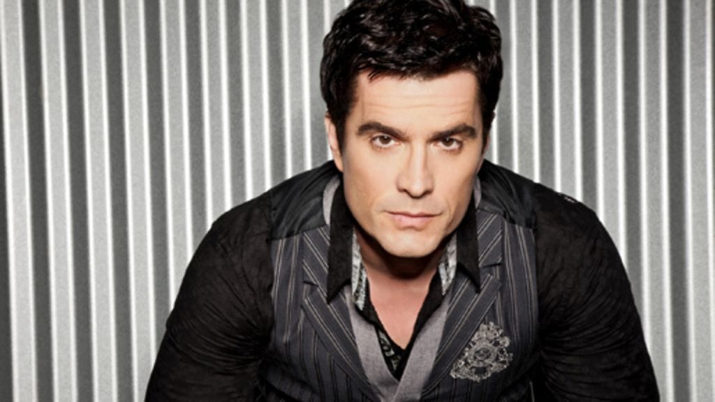 Kauniit ja rohkeat – Whipple "Whip" Jones III (Rick Hearst)