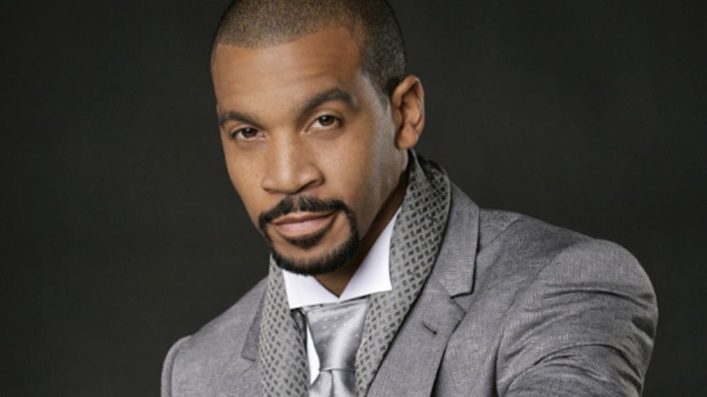 Kauniit ja rohkeat – Justin Baber (Aaron D. Spears)