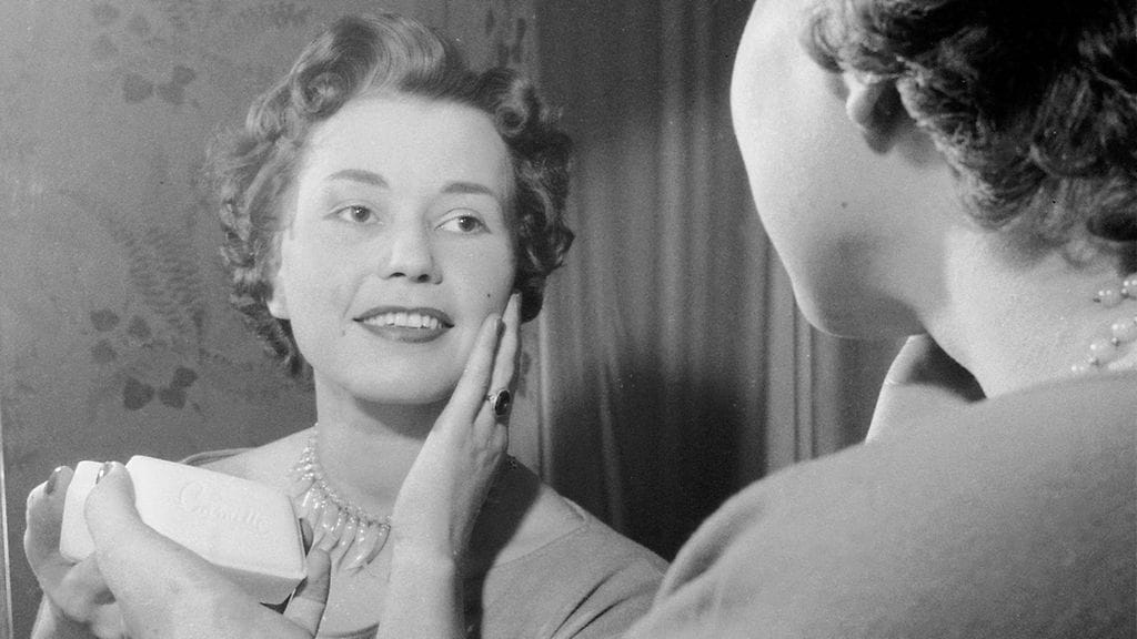 Oletko saanut kauneusvinkkejä edellisiltä polvilta? Kuvituskuva.