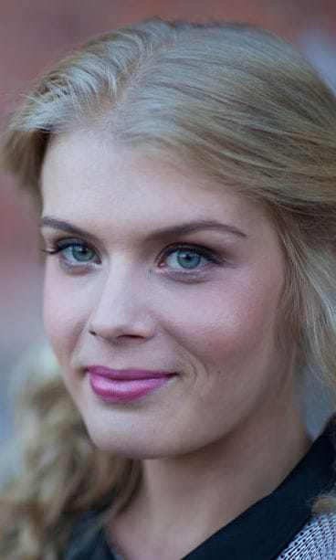 Hinnalla millä hyvänsä - Janna (AlinaTomnikov).