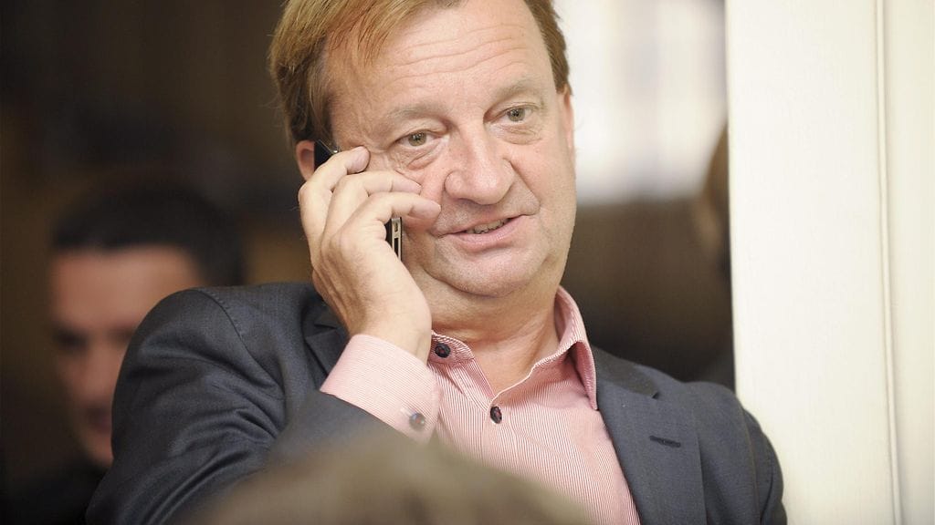 Harry "Hjallis" Harkimo omistaa 49 prosenttia Jokereiden taustayhtiöstä.