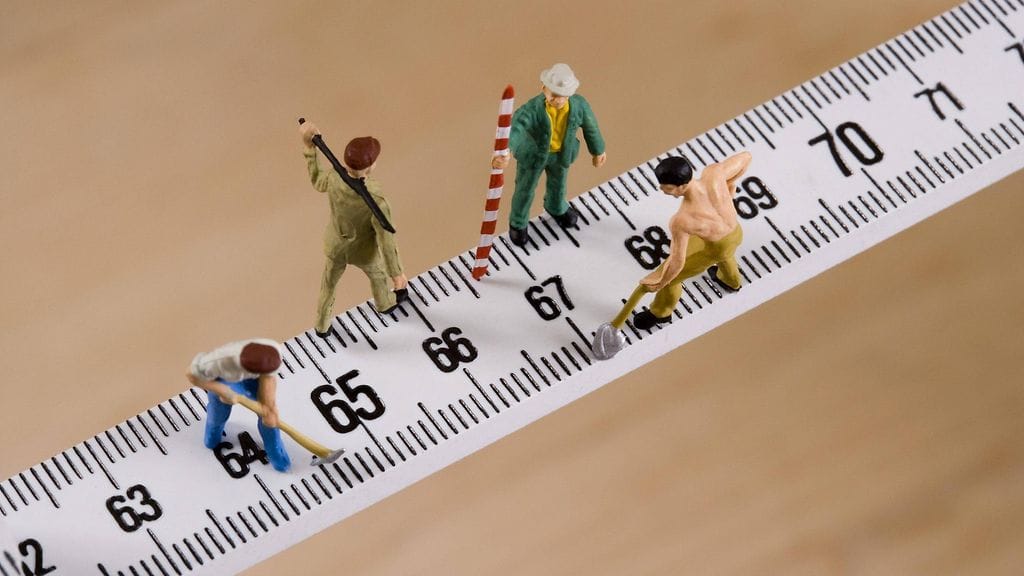 Osa ihmisistä jatkaa työntekoa virallisen eläköitymisen jälkeenkin.