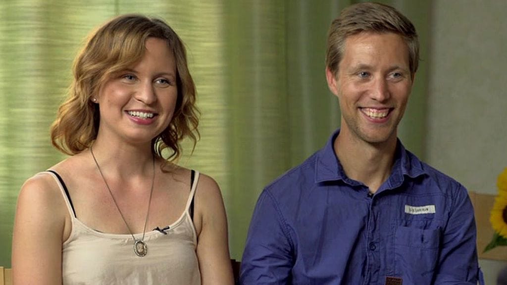 Ensitreffit alttarilla, Viola ja Esa