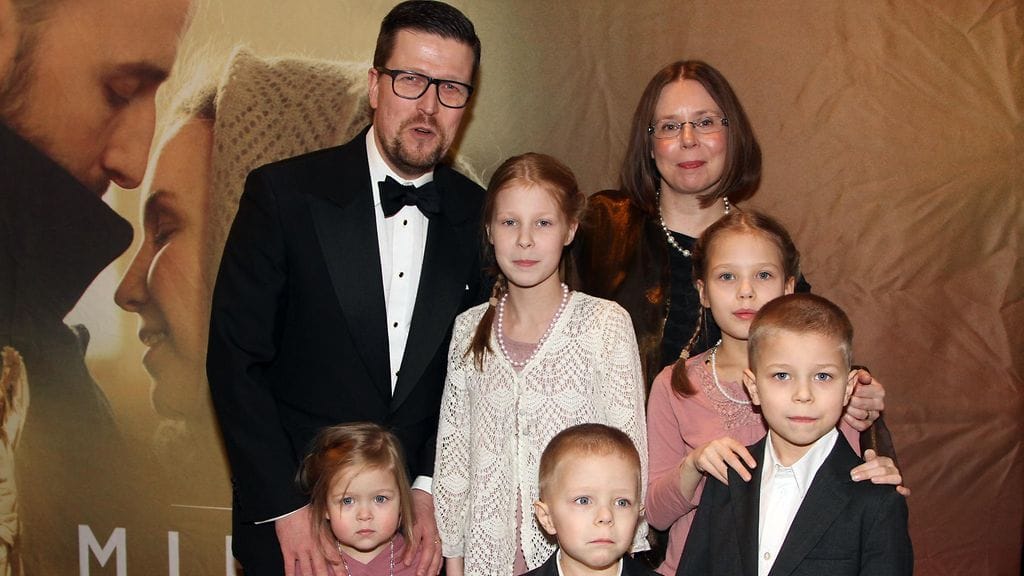 Klaus Härö Vaimo Eva  Lapset  Iris, 11v Erik, 10v Isak, 7v Evert 5v ja  Ester 3v miekkailija elokuvan kutsuvierasnäytöksessä 5.3.2015