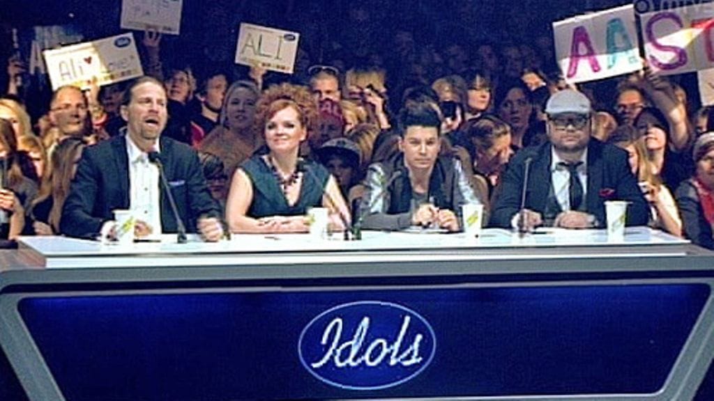 Vuoden 2011 Idols-finaalin tuomaristo: Jone Nikula, Nina Tapio, Antti Tuisku sekä Sami Pitkämö.