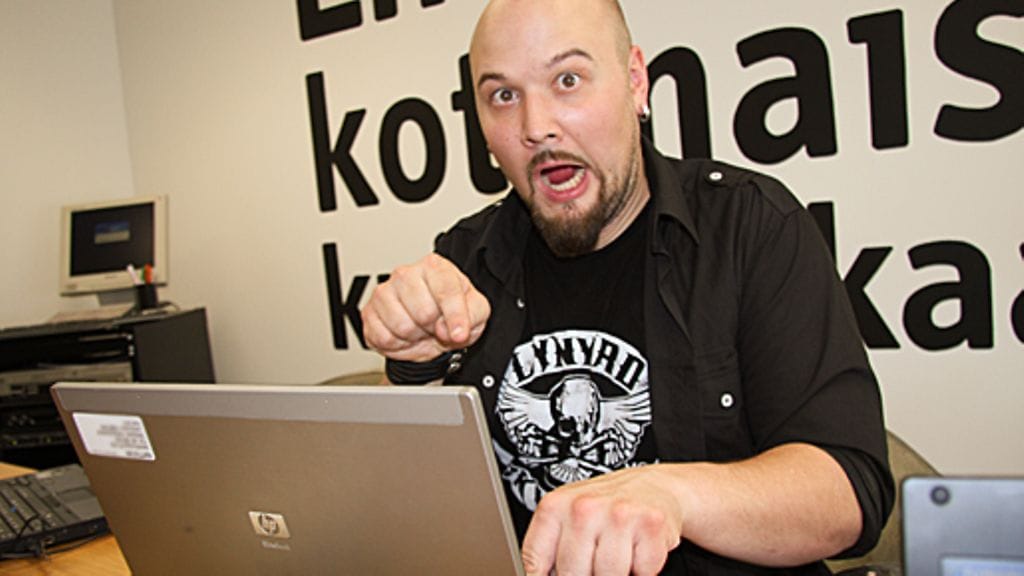 Idols-voittaja Martti Saarinen piipahti verkkovieraana 10. toukokuuta 2011.