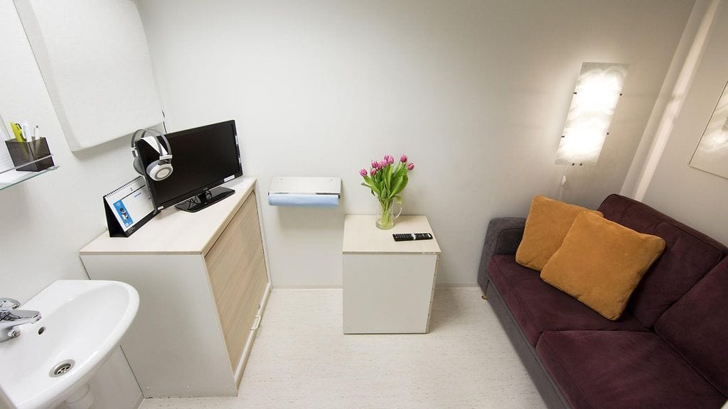 Sperman luovutukseen tarkoitettu huone Väestöliiton tiloissa Turussa 6. maaliskuuta 2015.