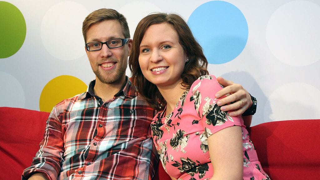 Esa ja Viola, Ensitreffit alttarilla