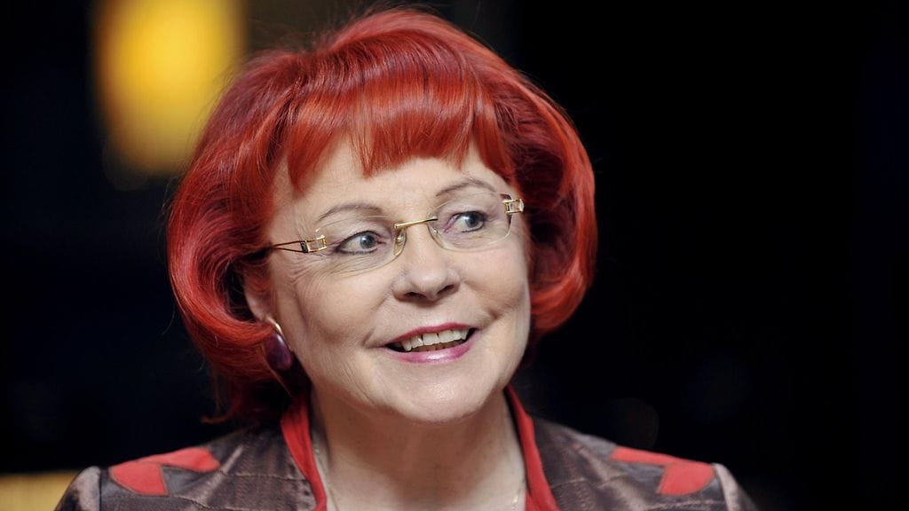 Sirpa Asko-Seljavaara toivoo Pertti Kurikan Nimipäiville hyvää sijoitusta viisuissa.