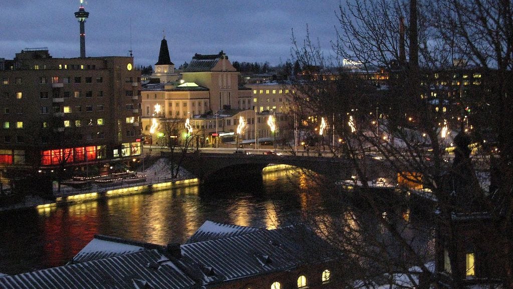 Kuvituskuva. Poliisi tutkii henkirikosta Tampereella.