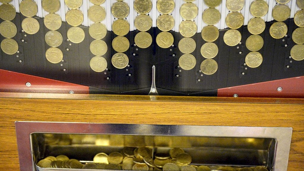 Viimeiset kolikot pelattiin Pajatsoon Kaivopihan Pelaamossa järjestetyssä mediatilaisuudessa 11. maaliskuuta 2015.