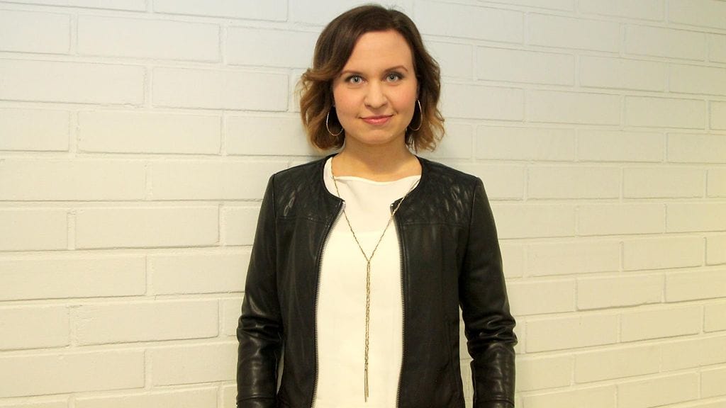 Viola, Ensitreffit alttarilla