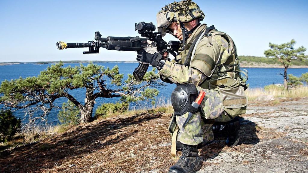 Arkistokuva. Uudenmaan prikaatin kouluttaman Amphibious Task Unitin (ATU) rannikkojääkärit harjoittelemassa Hangossa 5. syyskuuta 2014.