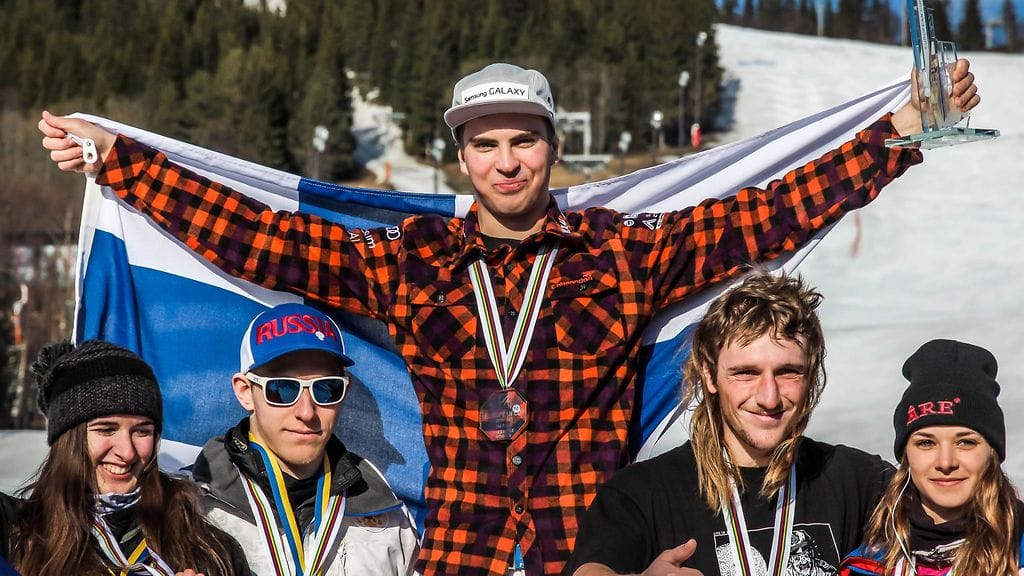 Topi Kanninen (kesk.) tuuletti Euroopan cupin voittoa maanantaia Åressa. Sergei Shimbuev (2.vas.) oli toinen, Ranskan Gail Gaddon (2. oik.) kolmas.