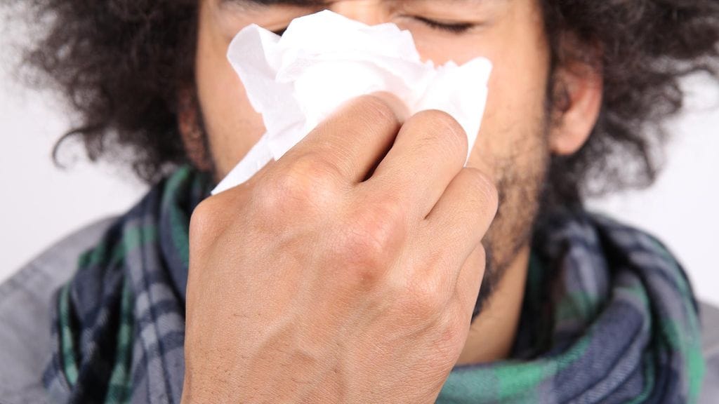 Flunssa tarttuu yleensä suoraan ihmisestä toiseen.