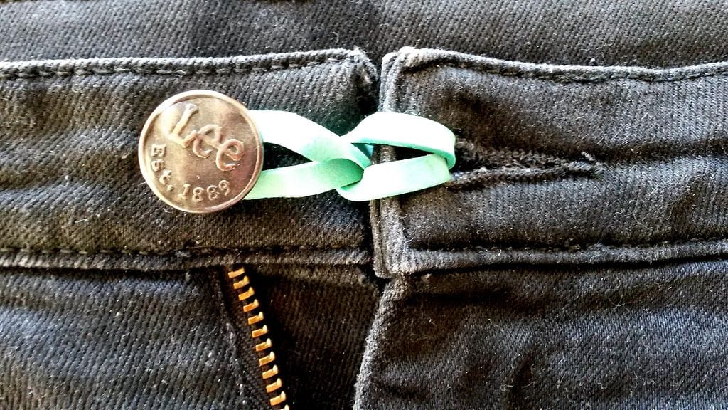 Kuminauha antaa vyötärölle lisää tilaa.