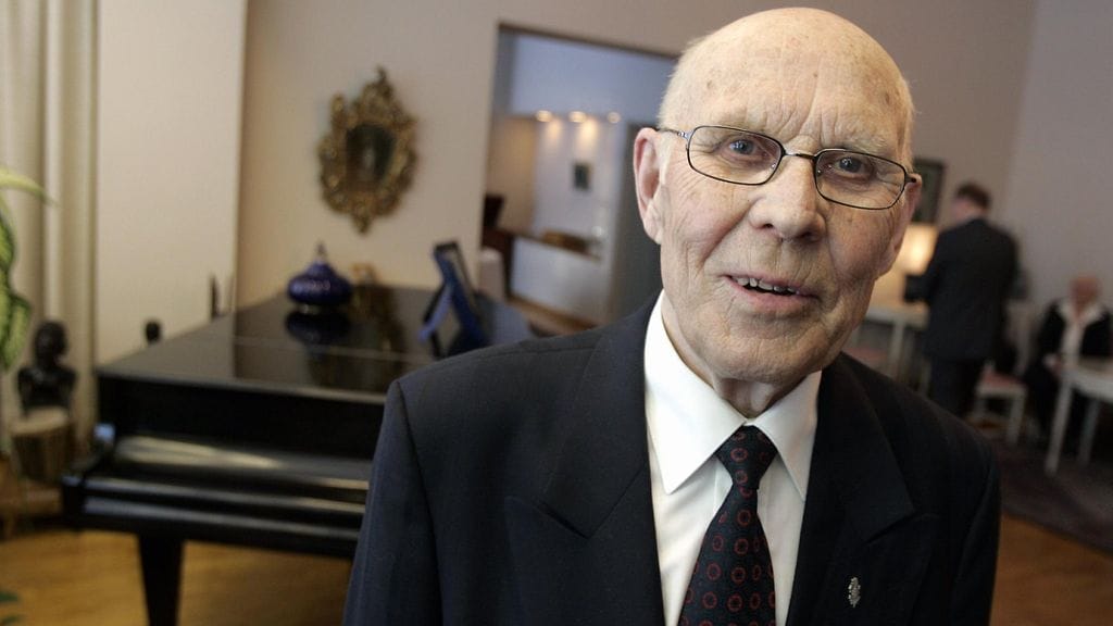 Ministeri Eino Uusitalo avasi Kekkonen, kekkonen, Kekkonen - Presidentinvaalit 1956 -näyttelyn avajaisissa Urho Kekkosen museossa Tamminiemessä Helsingissä 23. maaliskuuta 2006.