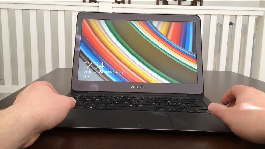 Asus ZenbookUX305F -kannettava tietokone