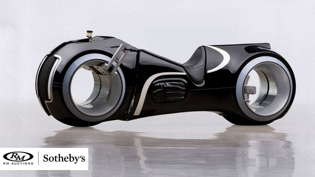 Tron: Legacy -elokuvan innoittamana räätälöity sähkömoottoripyörä..