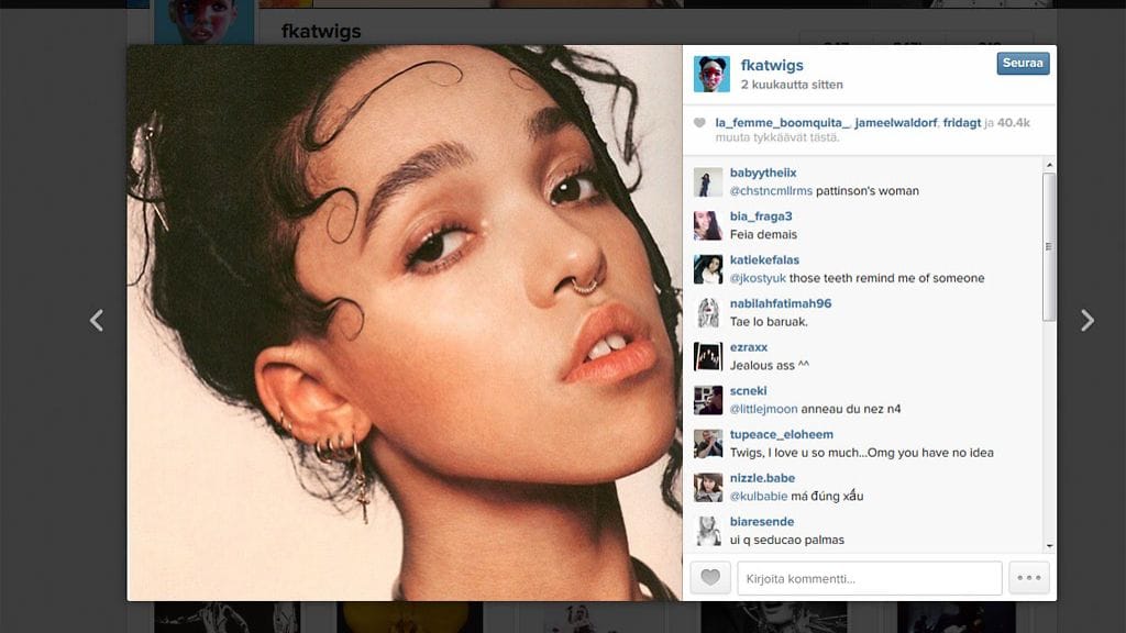 Muusikko FKA Twigs inspiroi korujen käytöllään. Kuvakaappaus Instagramista.