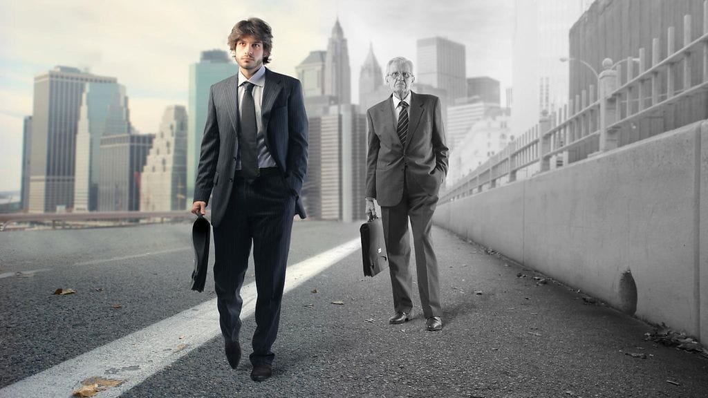 Ikäkriisistä kärsivä