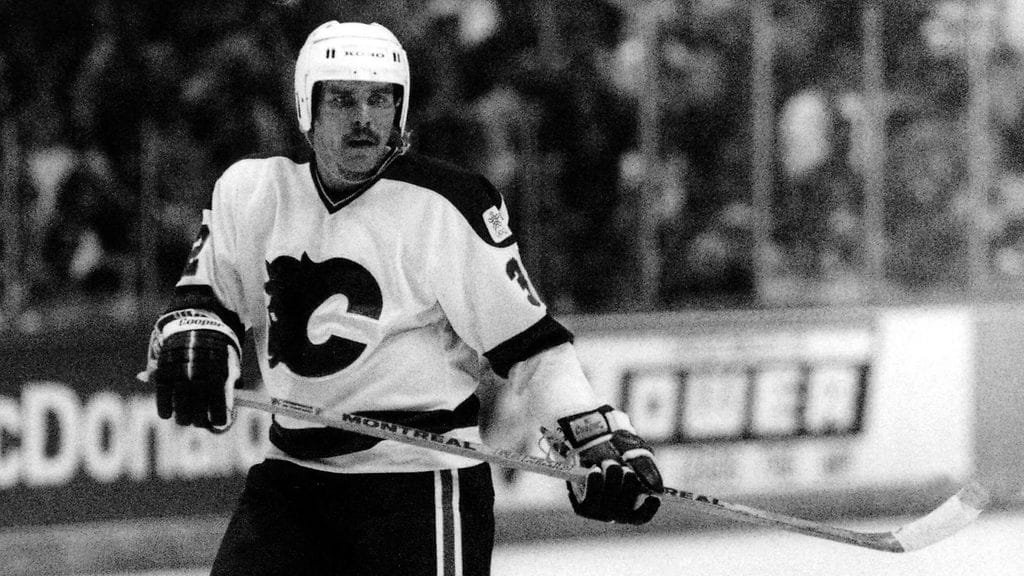 Kari Eloranta pelasi 267 ottelua Calgaryssa ja St. Louisissa.