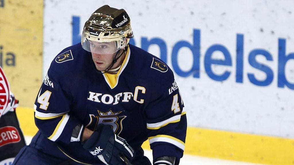 Kim Hirschovits pelaa tänään ensimmäisen pelinsä Kärpissä.