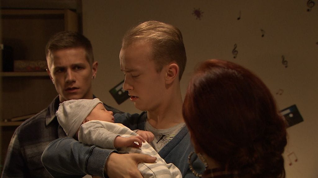 Salatut elämät - Janne, Tale ja Sanni (Hemmo Karja, Emil Hallberg ja Kerttu Rissanen).