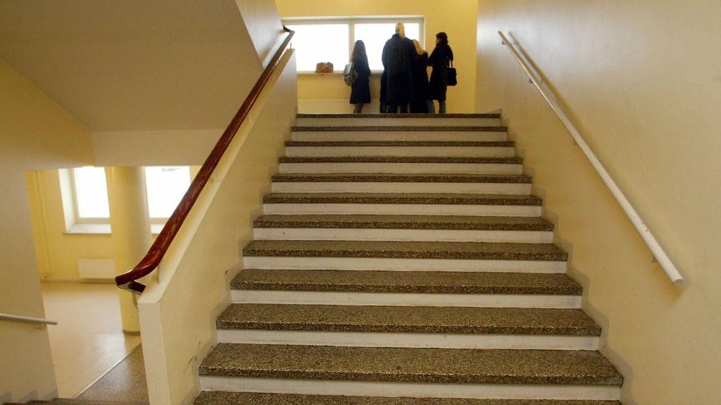 Monissa kaupungeissa on jo vallalla käytäntö, jossa koulujen lakkauttamiselle ei enää tarvita valtuuston hyväksyntää.