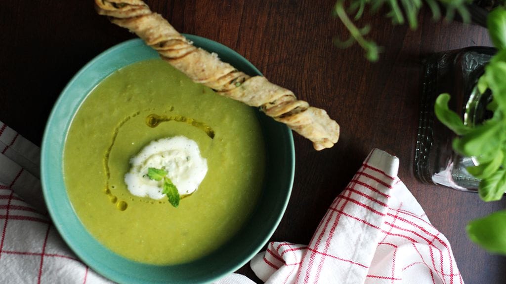 Parsakeiton seurana maistuvat sipulikierteet.