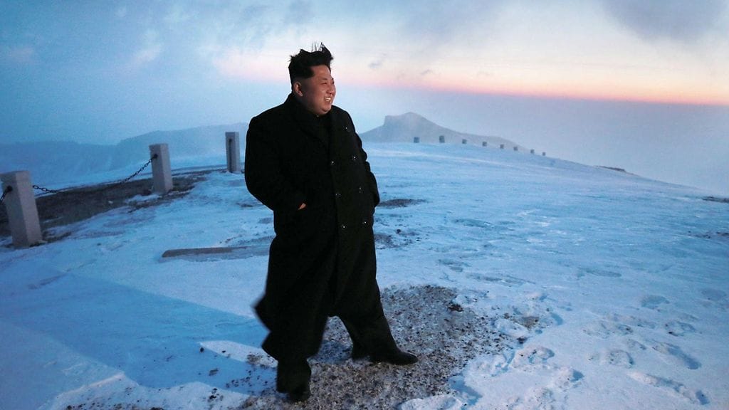 Pohjois-korean johtaja Kim Jong-un  Pohjois-Korean virallisen uutistoimiston välittämässä kuvassa.