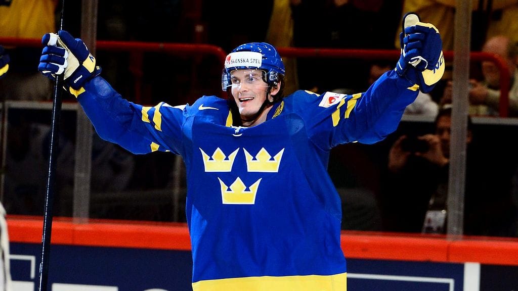 Loui Eriksson juhli MM-kultaa Tukholmassa 2013.