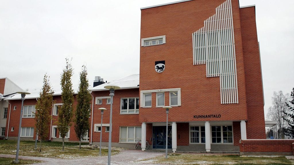 Kaikkiaan 27:ää Kittilän kunnan entistä ja nykyistä kuntapäättäjää vastaan nostettiin perjantaina rikossyytteitä.