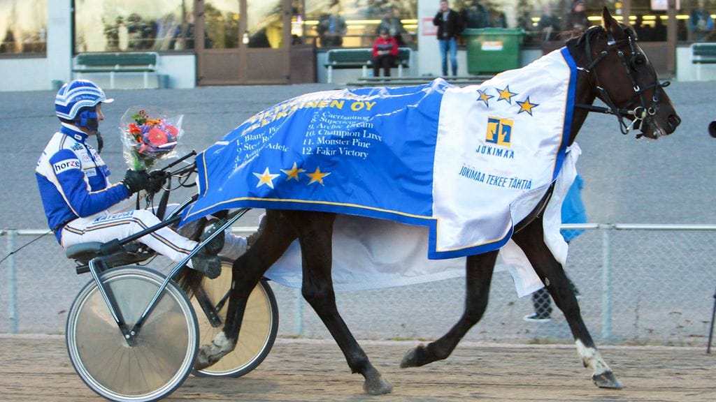 Blame Pizzaz voitti viime vuonna 11 000 euron potin Jokimaa Tekee Tähtiä -finaalista. Tänään se esitti tähden otteita Jyväskylässä.