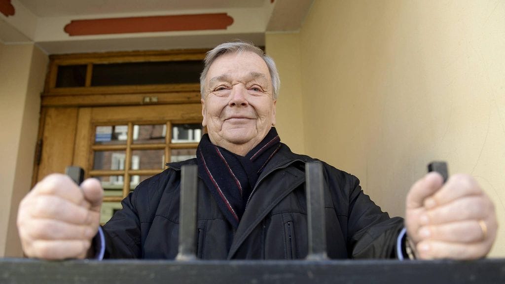 Pekka Vennamo kotonaan Helsingissä, 17. lokakuuta 2014.