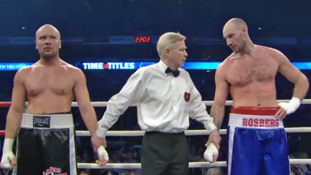 Jarno Rosberg (oik.) ei niellyt tuomariston päätöstä.