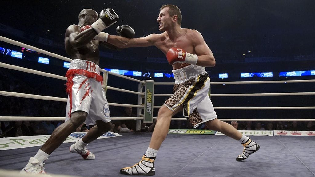 Edis Tatli iski Euroopan mestariksi oikea käsi puudutettuna.