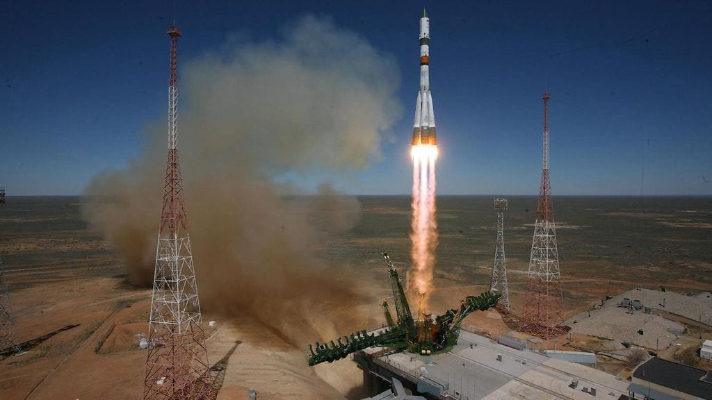 Venäläinen rahtia sisältävä Sojuz-raketti laukaistiin kohti kansainvälistä avaruusasemaa Kazakstanin Baikonurista.
