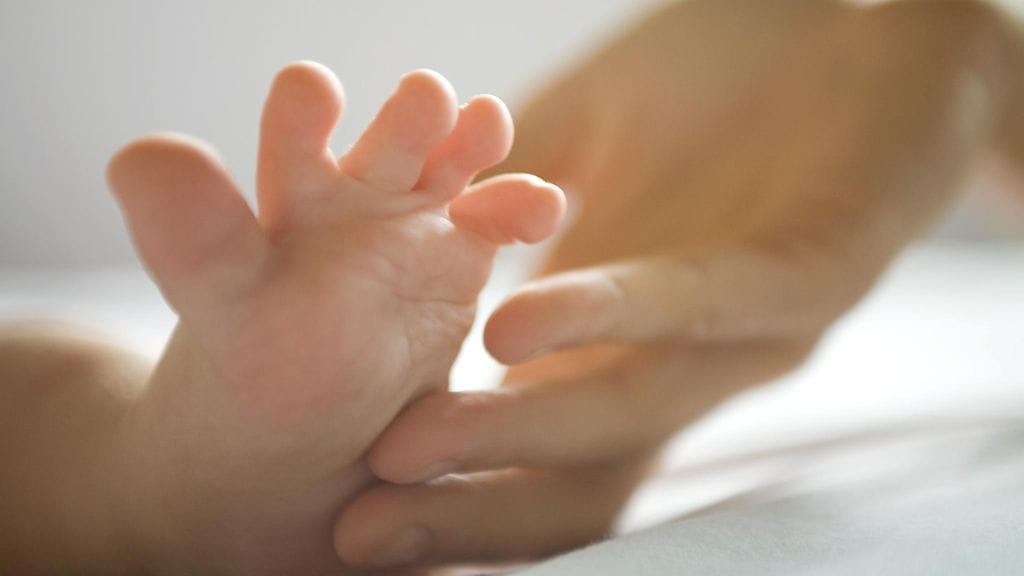 Virpin kaltaiset luovuttajat auttavat lapsettomia toteuttamaan unelmansa. Kuvituskuva.