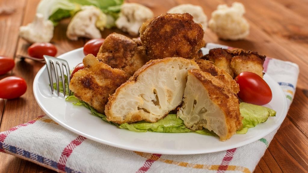 Kukkakaalista valmistetaan niin pihvejä kuin pizzapohjiakin.