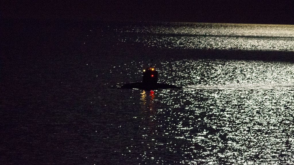 Sukellusvene kuvattiin Suomenlahdella aamuyöllä puoli neljän aikaan.