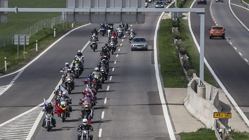 Yön sudet -klubin jäsenet kiertävät parhaillaan Eurooppaa Voitonpäivän kunniaksi.