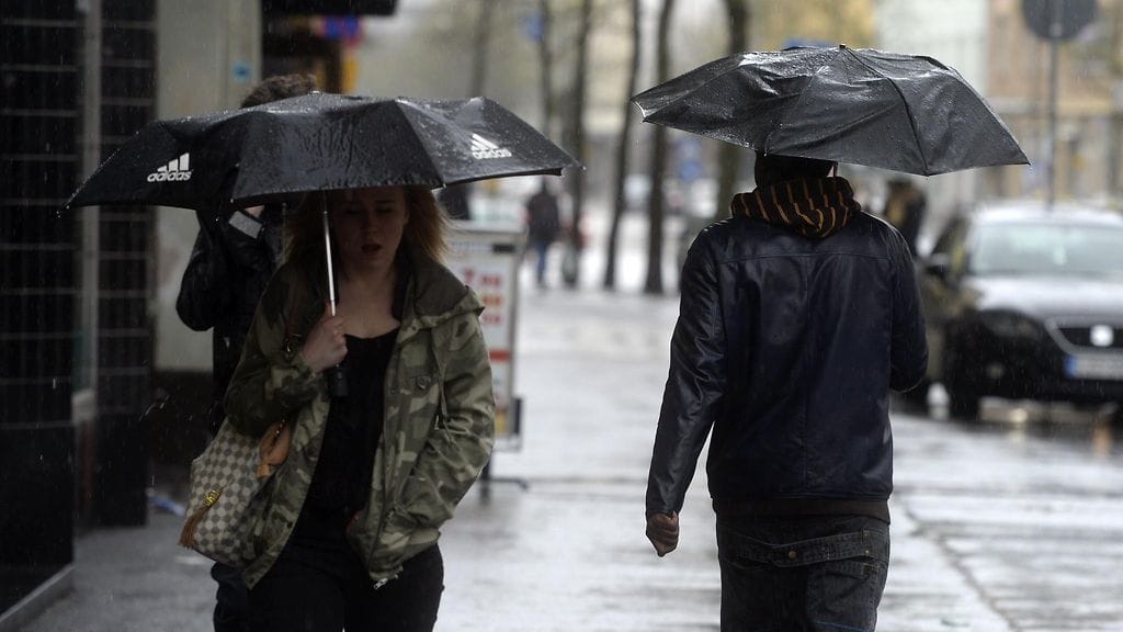 Päivä on aika sateinen maan etelä- ja keskiosassa.