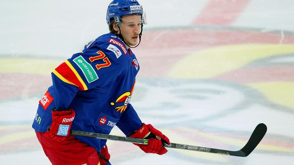 Niko Peltola pelasi viime kaudella 14 KHL-ottelua Jokerien paidassa.